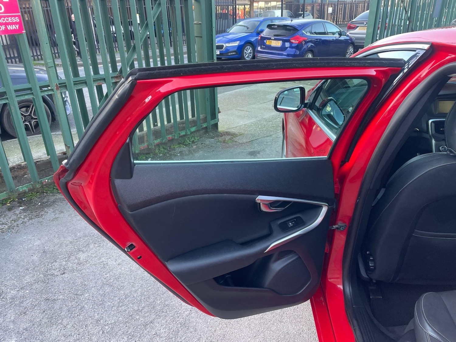 Used Volvo V40 2013 for sale - 77775485: Photo 19