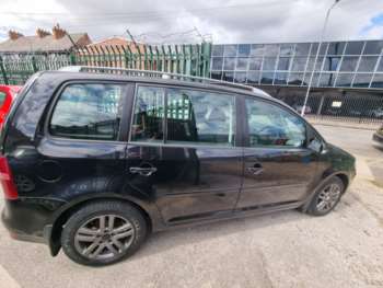 Used Volkswagen Touran 2009 for sale - 75160529: Photo