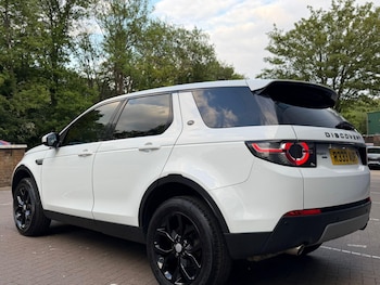 Used Land Rover Discovery Sport 2017 for sale - 79452449: Photo