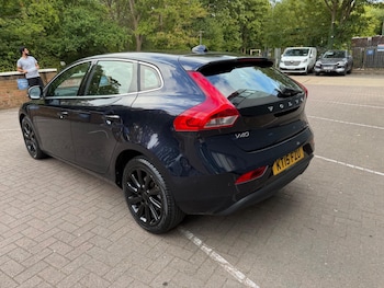 Used Volvo V40 2015 for sale - 79373680: Photo
