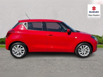 Used Suzuki Swift 2023 for sale - 76003651: Photo