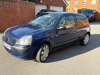 Used Renault Clio 2004 for sale - 75922103: Photo