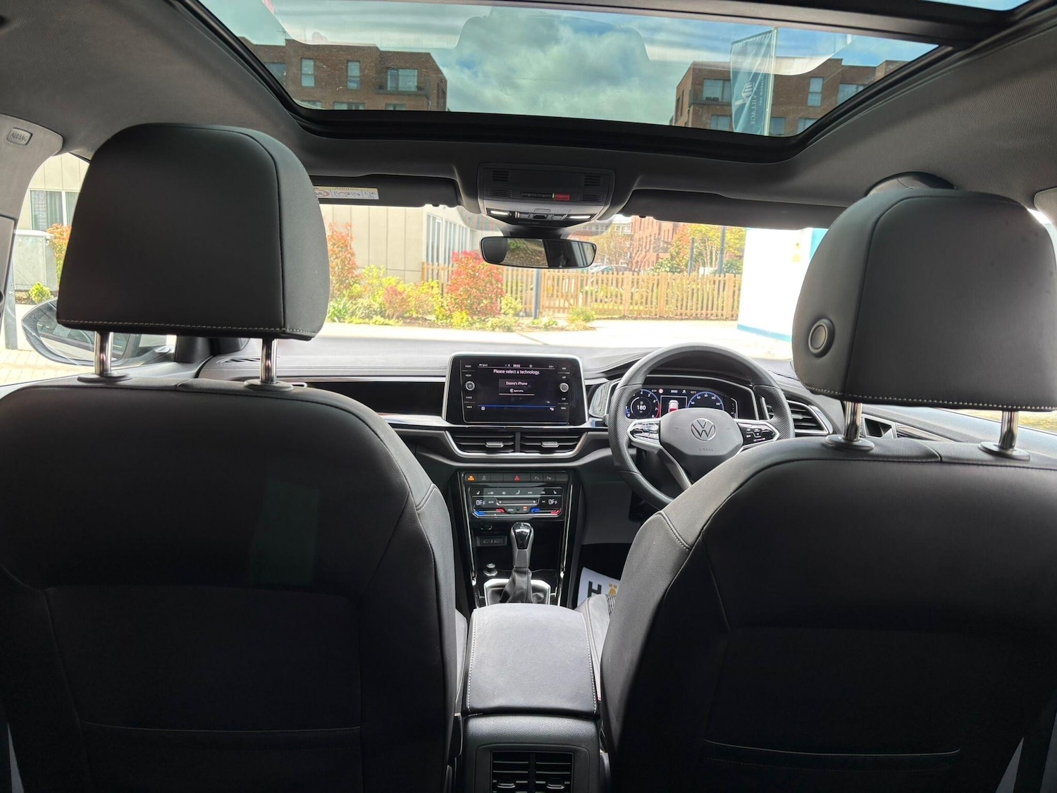 Used Volkswagen T-Roc 2023 for sale - 78115968: Photo 3