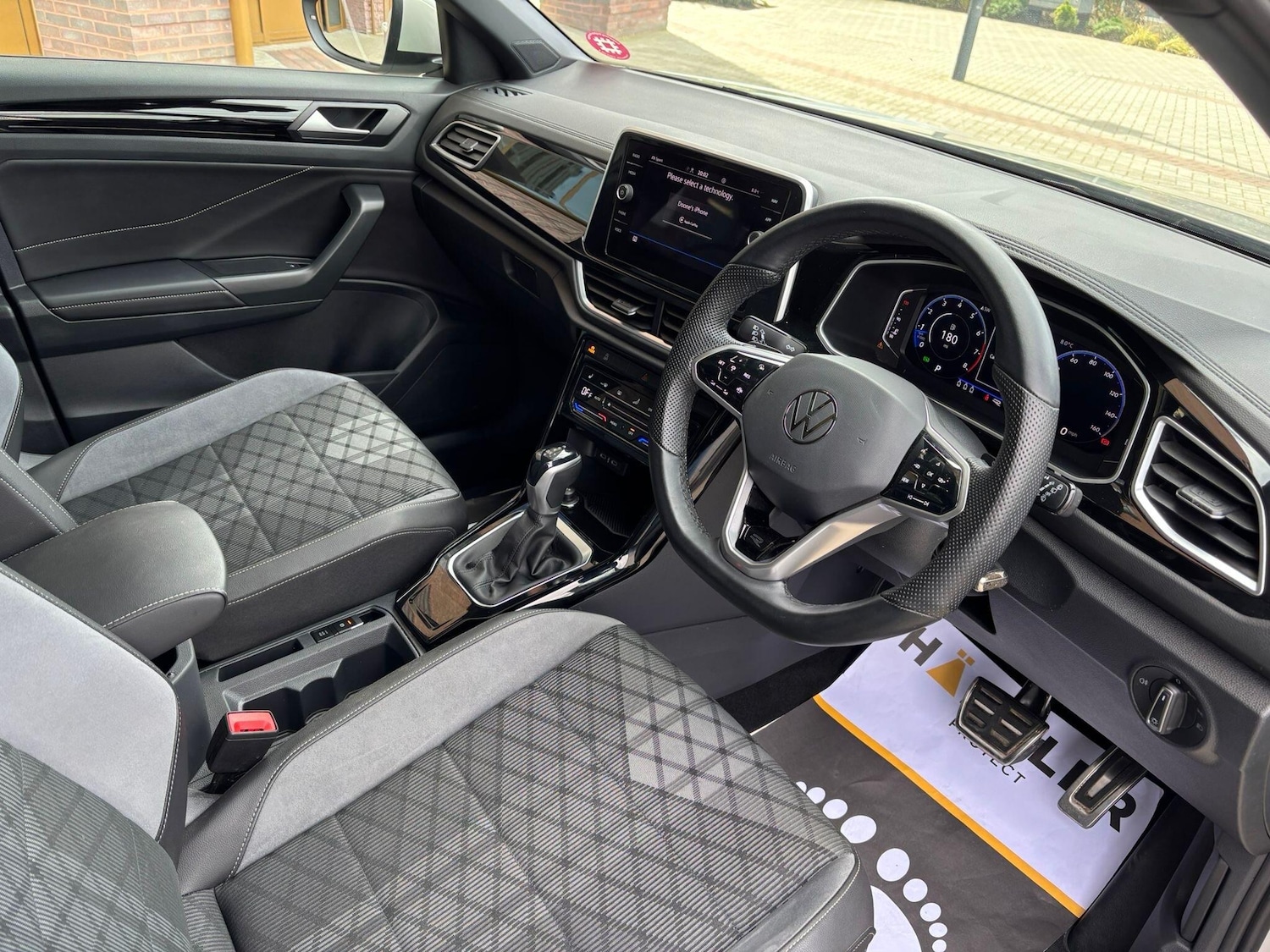 Used Volkswagen T-Roc 2023 for sale - 78115968: Photo 30