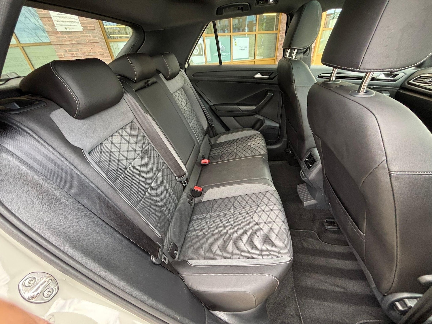 Used Volkswagen T-Roc 2023 for sale - 78115968: Photo 35