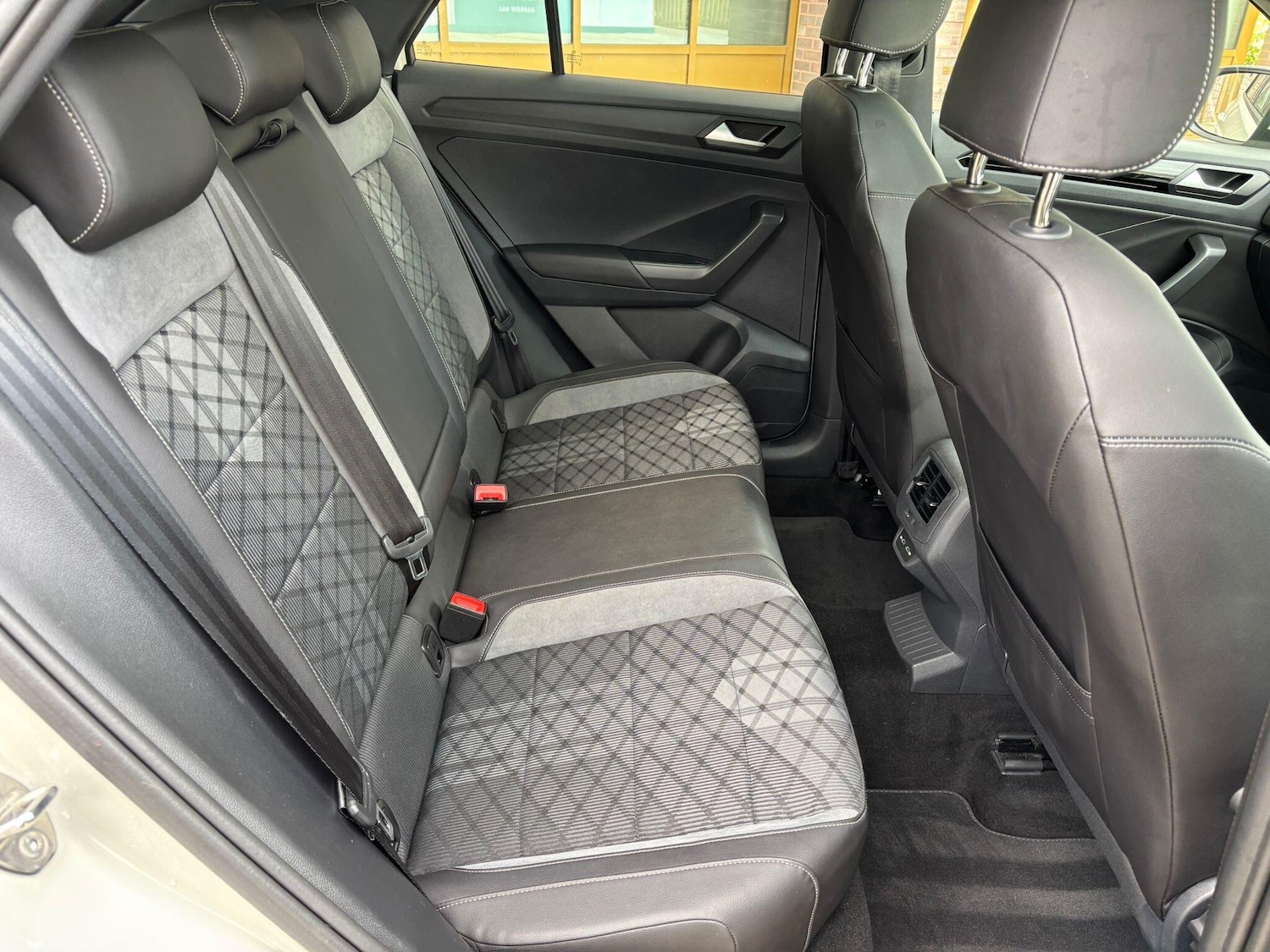 Used Volkswagen T-Roc 2023 for sale - 78115968: Photo 37