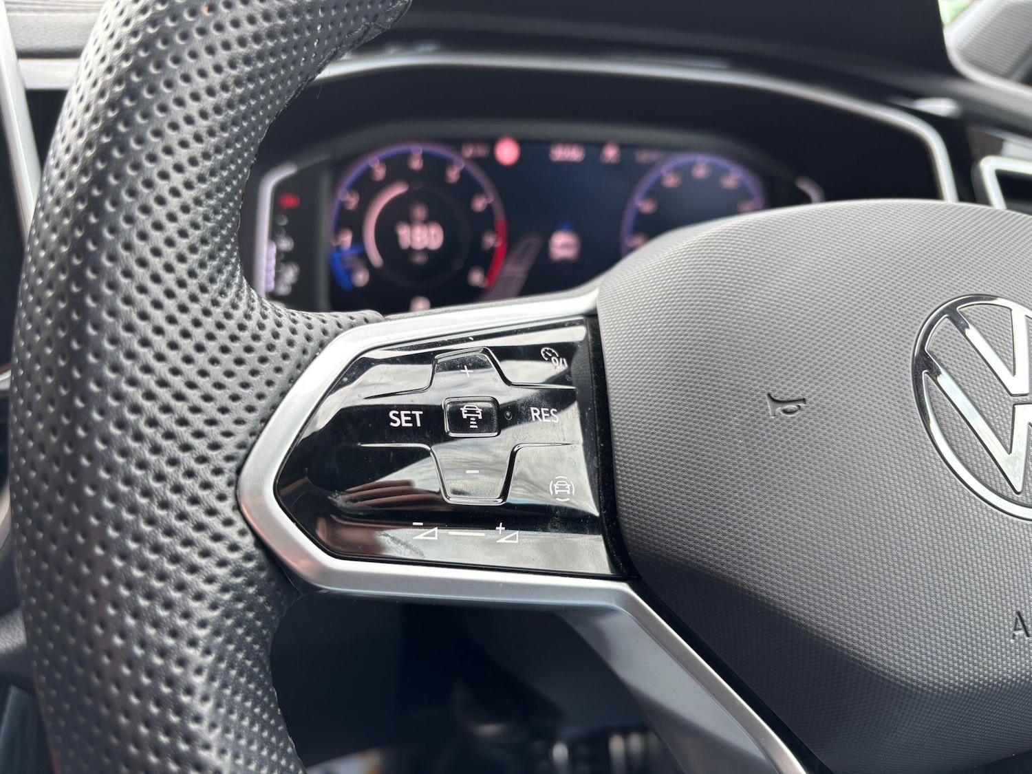 Used Volkswagen T-Roc 2023 for sale - 78115968: Photo 39