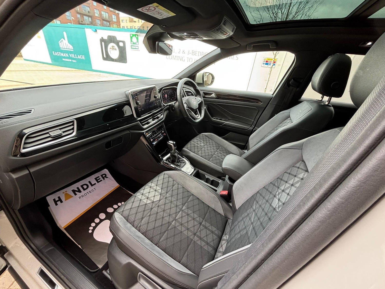 Used Volkswagen T-Roc 2023 for sale - 78115968: Photo 4