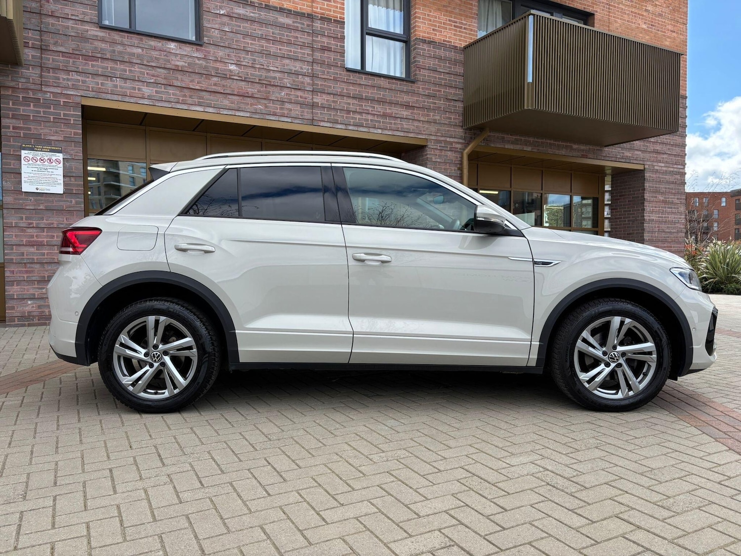 Used Volkswagen T-Roc 2023 for sale - 78115968: Photo 7