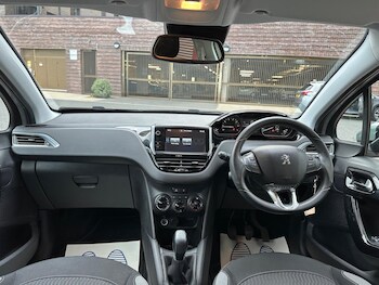 Used Peugeot 208 2015 for sale - 75658285: Photo