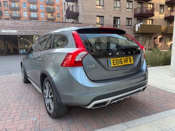 Used Volvo V60 2016 for sale - 79521361: Photo