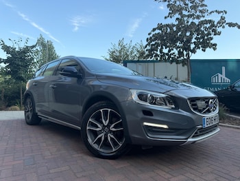Used Volvo V60 2016 for sale - 79521361: Photo