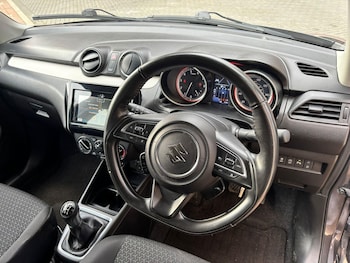 Used Suzuki Swift 2022 for sale - 77497144: Photo