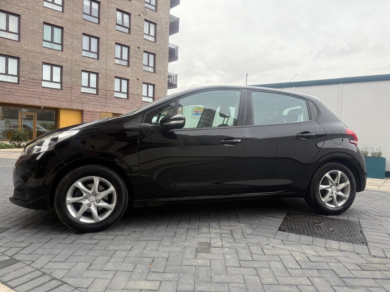 Used Peugeot 208 2016 for sale - 76425311: Photo 14