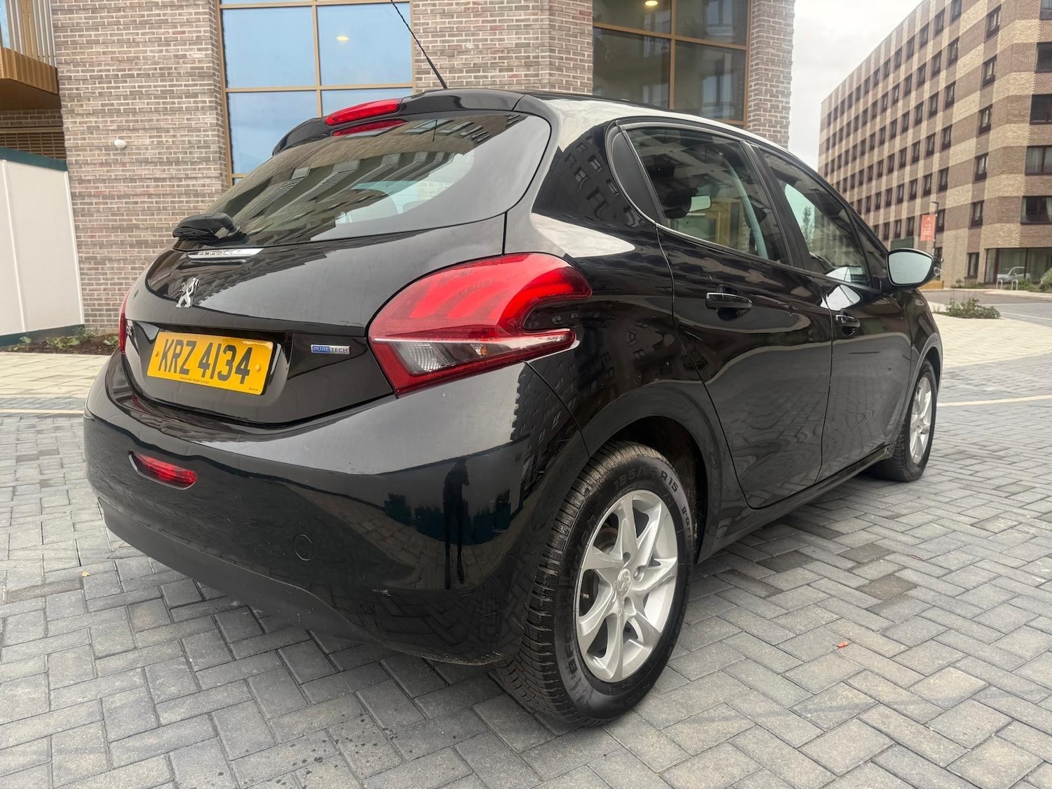Used Peugeot 208 2016 for sale - 76425311: Photo 2