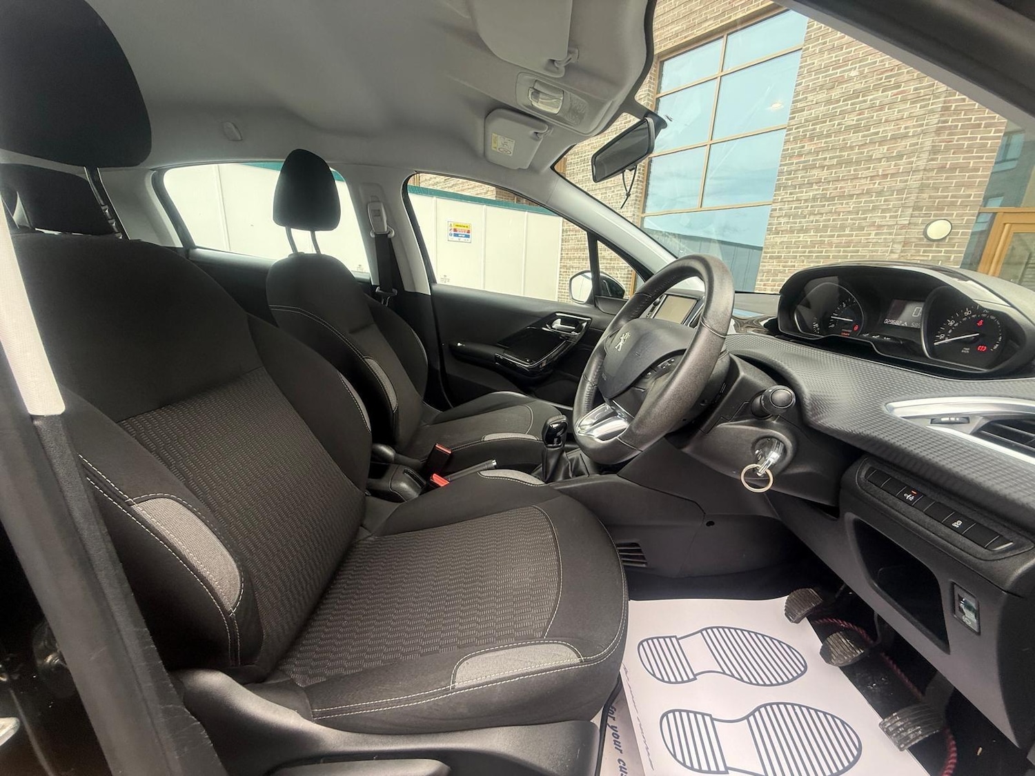 Used Peugeot 208 2016 for sale - 76425311: Photo 22