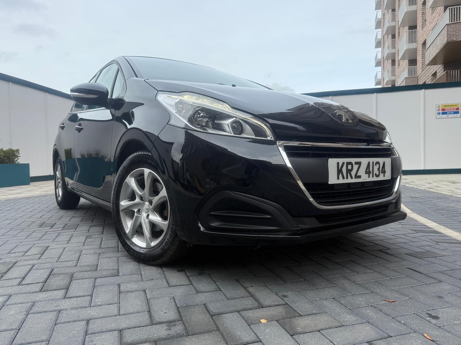 Used Peugeot 208 2016 for sale - 76425311: Photo 8