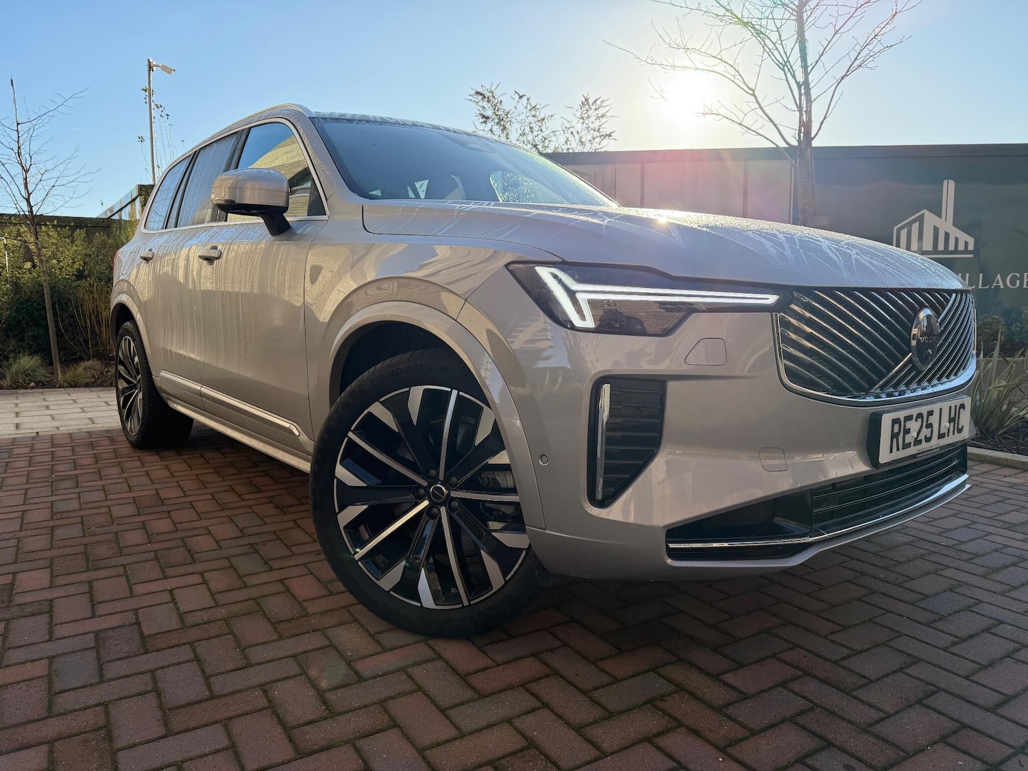 Used Volvo XC90 2025 for sale - 76926980: Photo 2