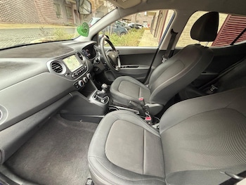 Used Hyundai i10 2020 for sale - 77696596: Photo