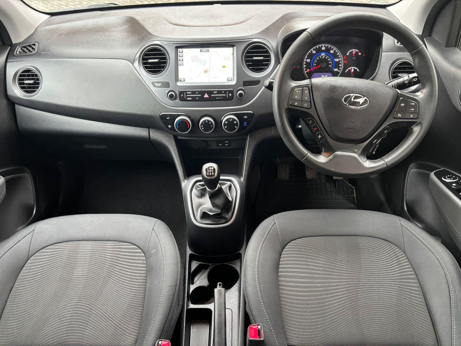 Used Hyundai i10 2020 for sale - 77696596: Photo 4