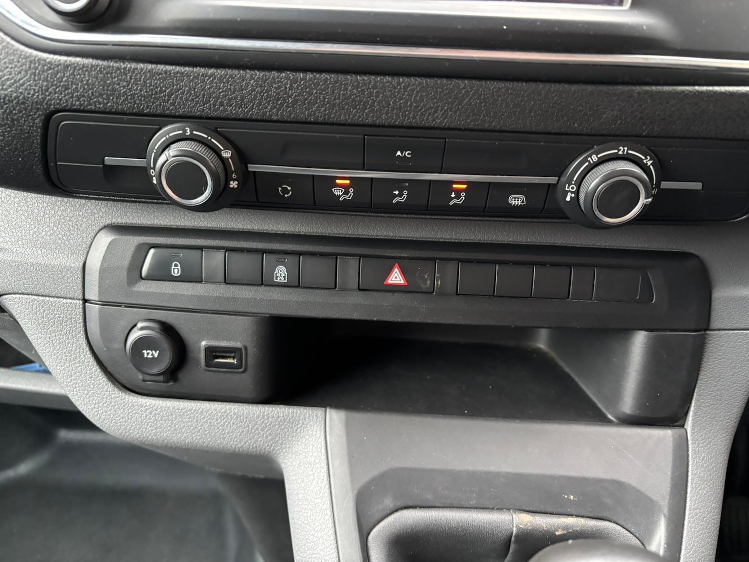 Used Vauxhall Vivaro 2019 for sale - 77440012: Photo 42