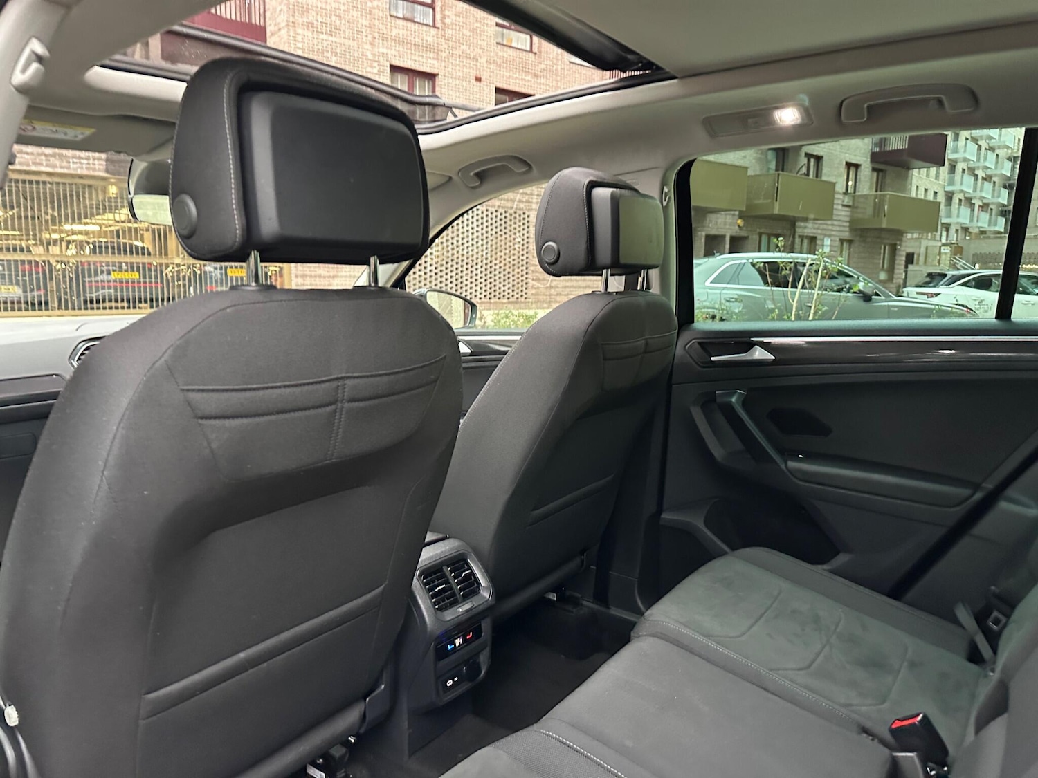 Used Volkswagen Tiguan 2023 for sale - 76283285: Photo 30