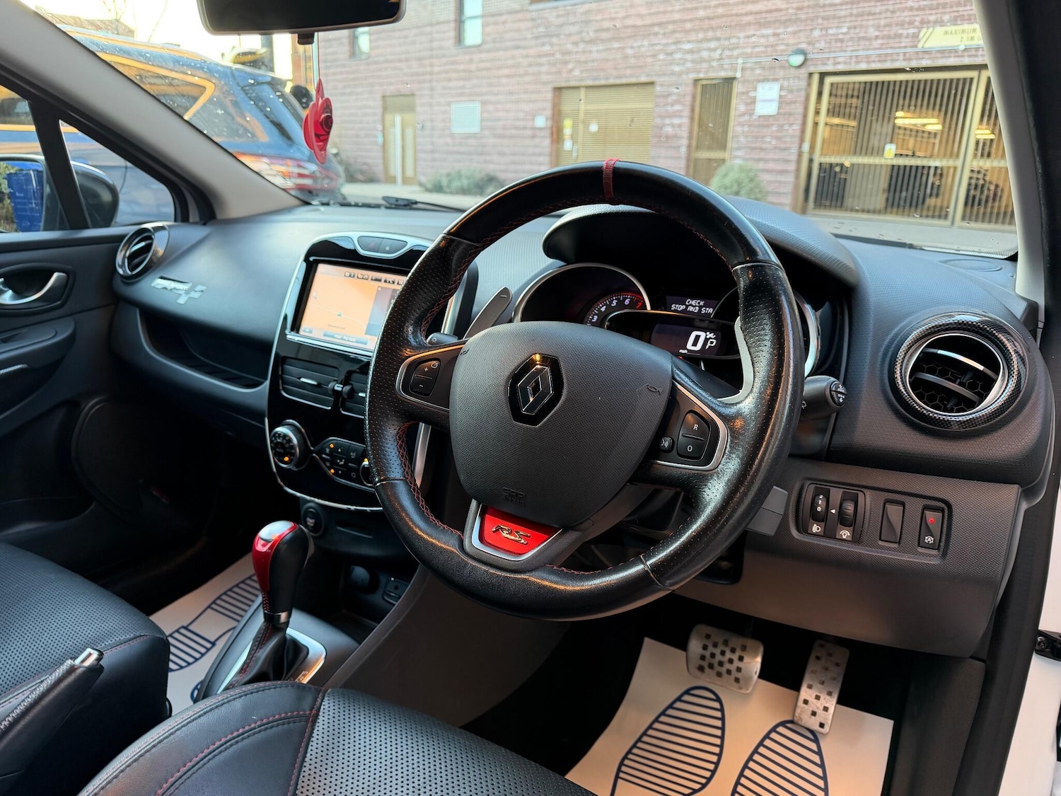 Used Renault Clio 2015 for sale - 77109906: Photo 23