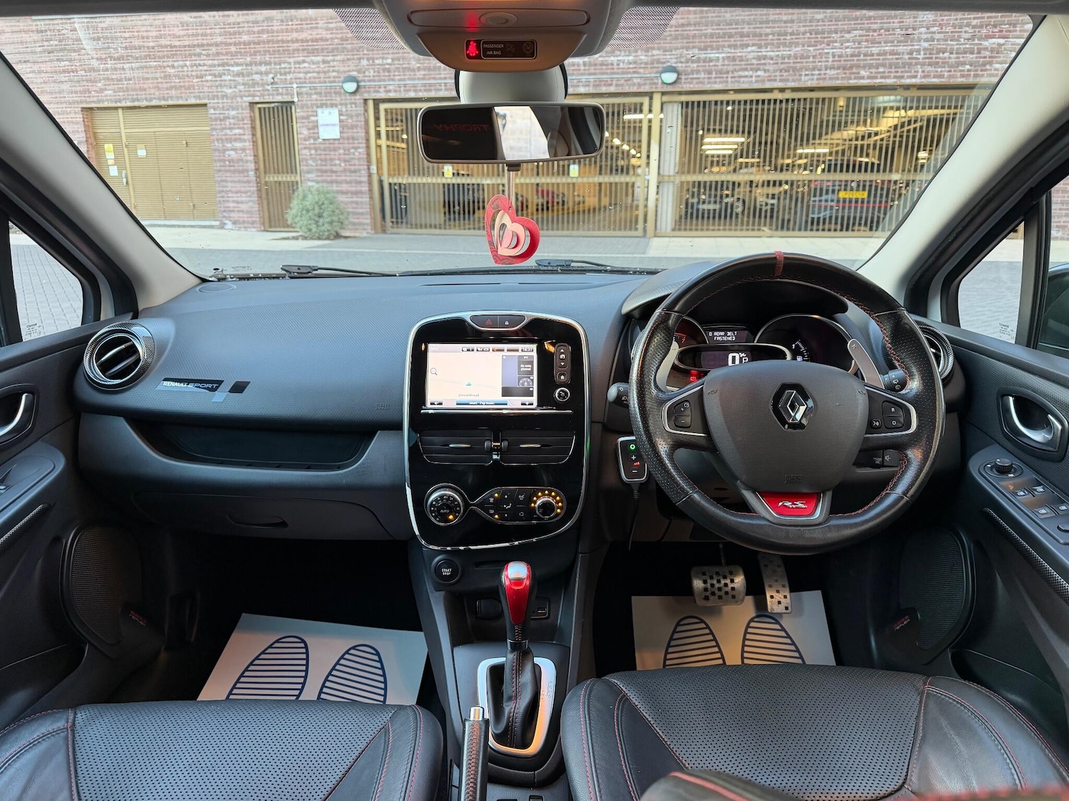 Used Renault Clio 2015 for sale - 77109906: Photo 26