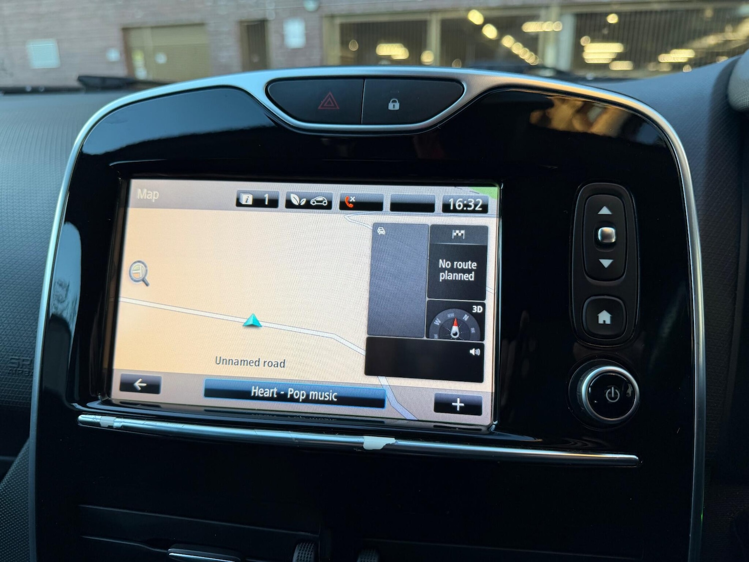 Used Renault Clio 2015 for sale - 77109906: Photo 37