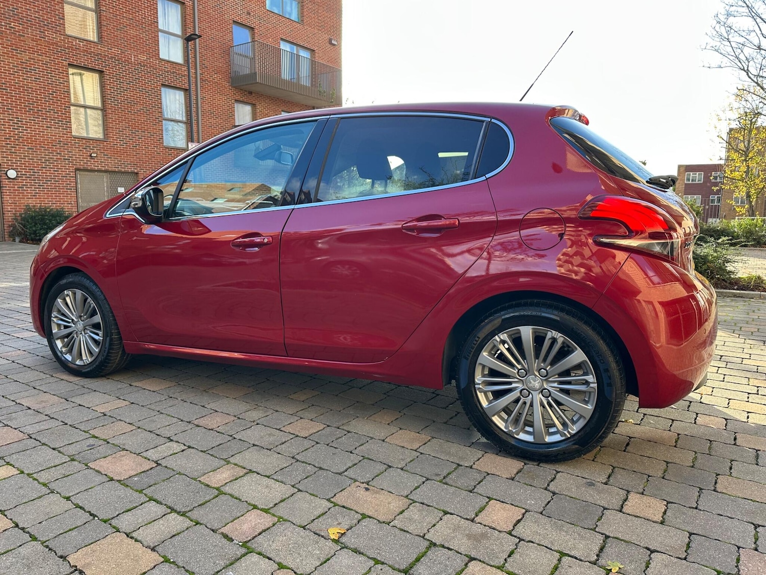 Used Peugeot 208 2017 for sale - 76607151: Photo 10