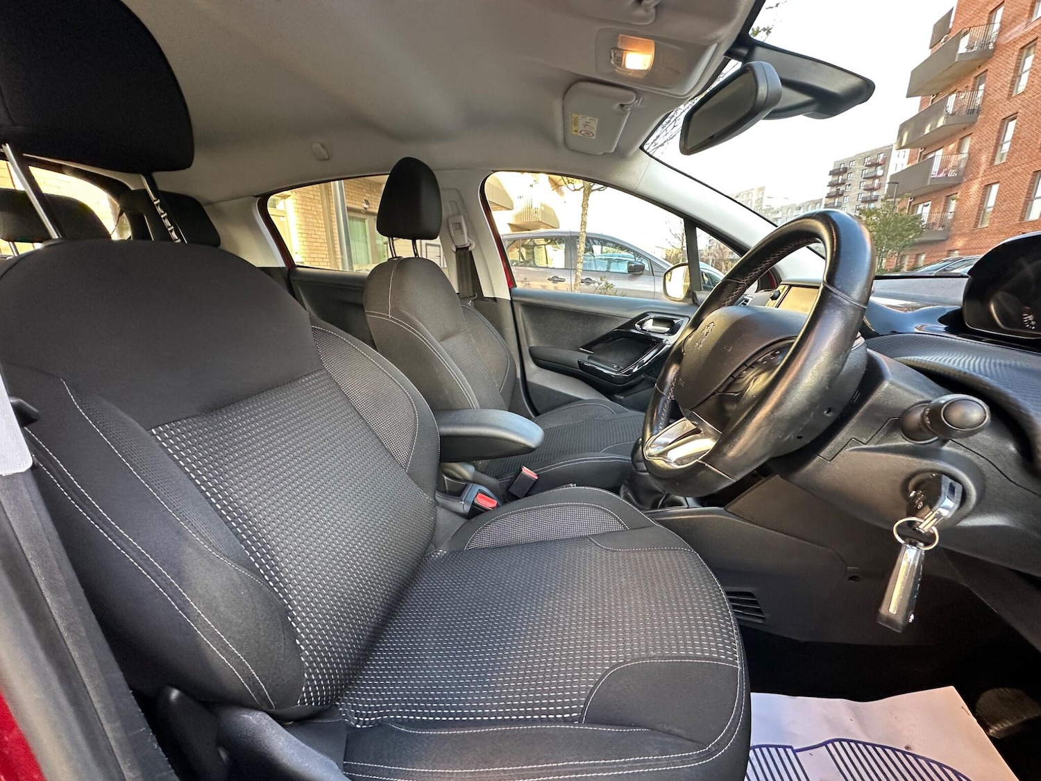 Used Peugeot 208 2017 for sale - 76607151: Photo 17