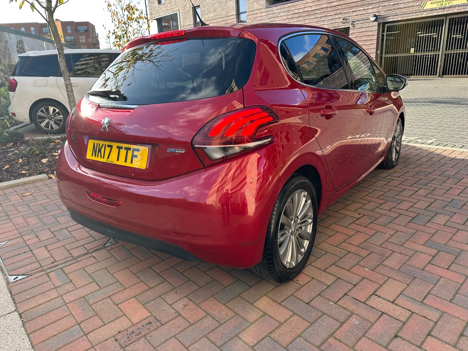 Used Peugeot 208 2017 for sale - 76607151: Photo 2
