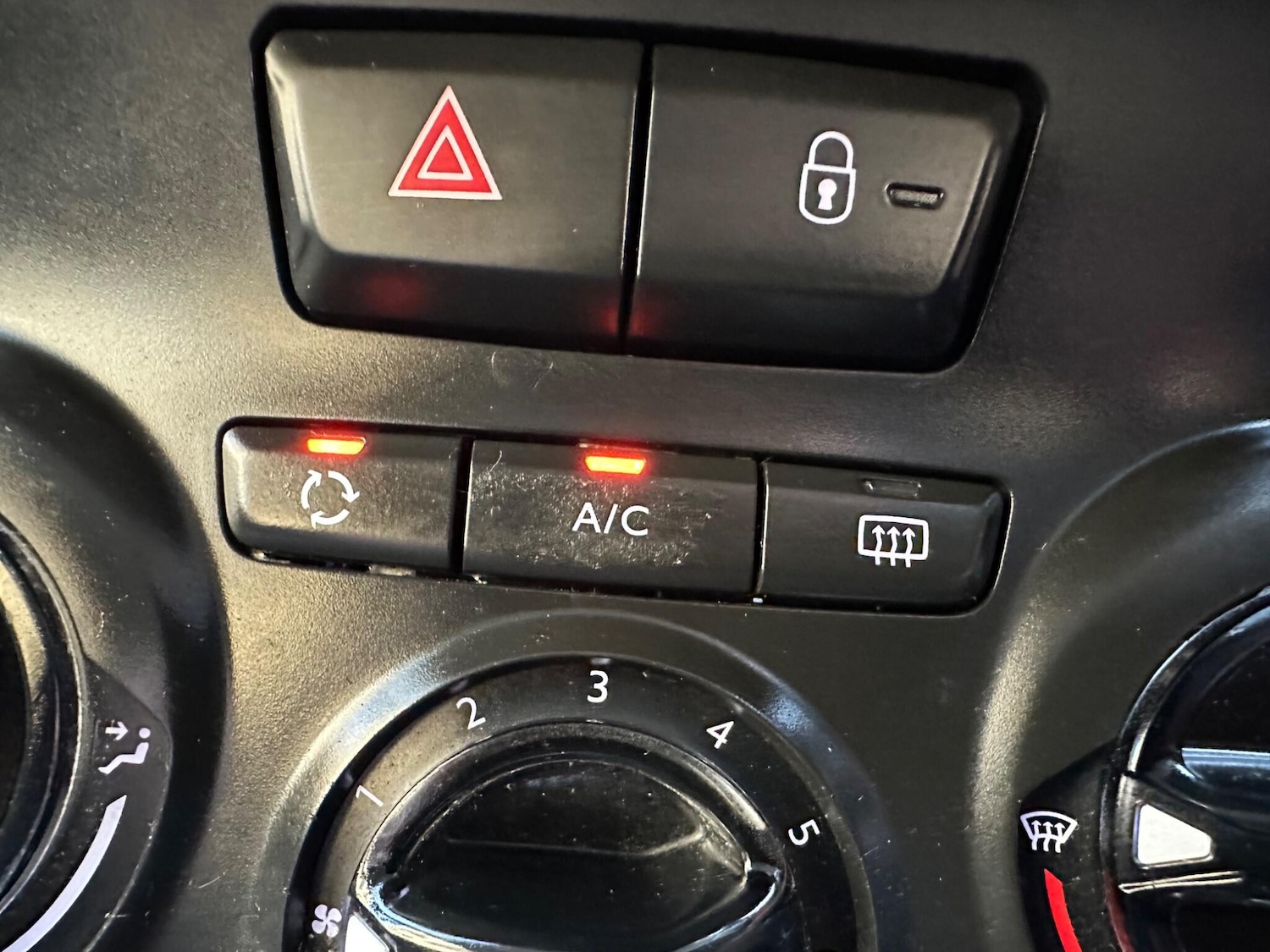 Used Peugeot 208 2017 for sale - 76607151: Photo 22