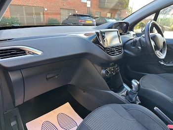 Used Peugeot 208 2017 for sale - 76607151: Photo