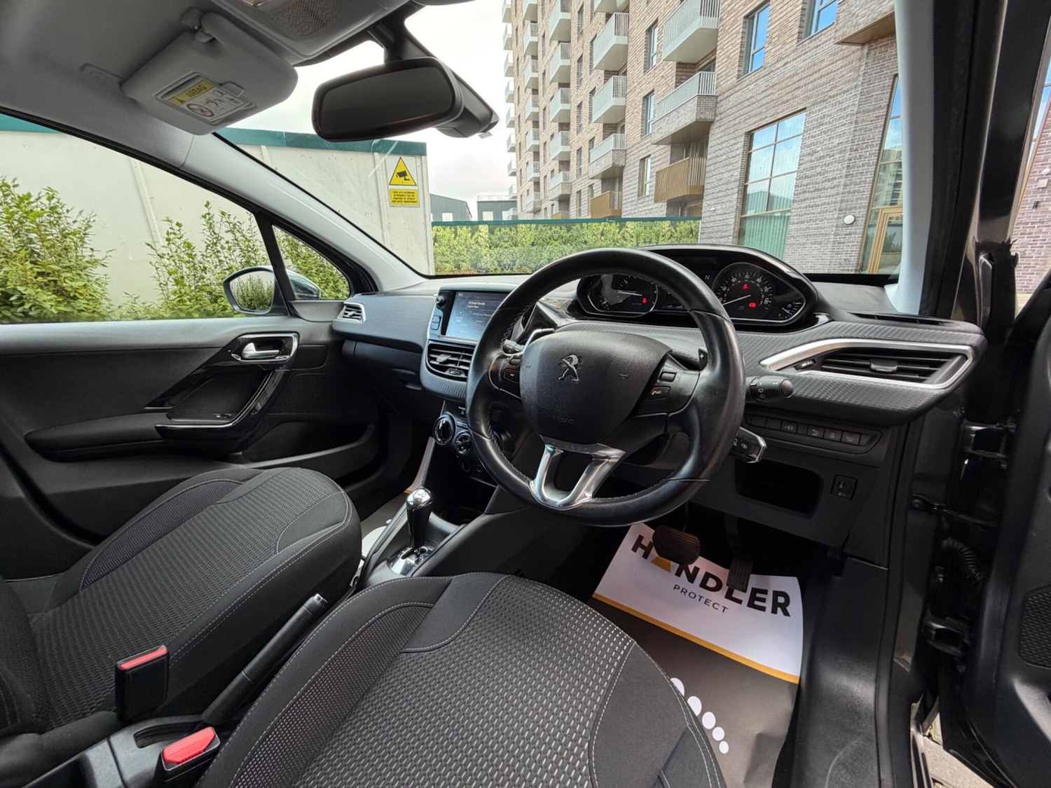 Used Peugeot 208 2016 for sale - 77396088: Photo 28