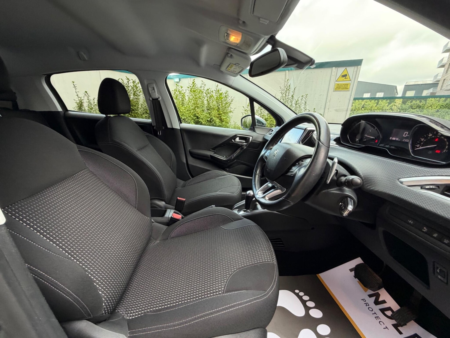 Used Peugeot 208 2016 for sale - 77396088: Photo 29