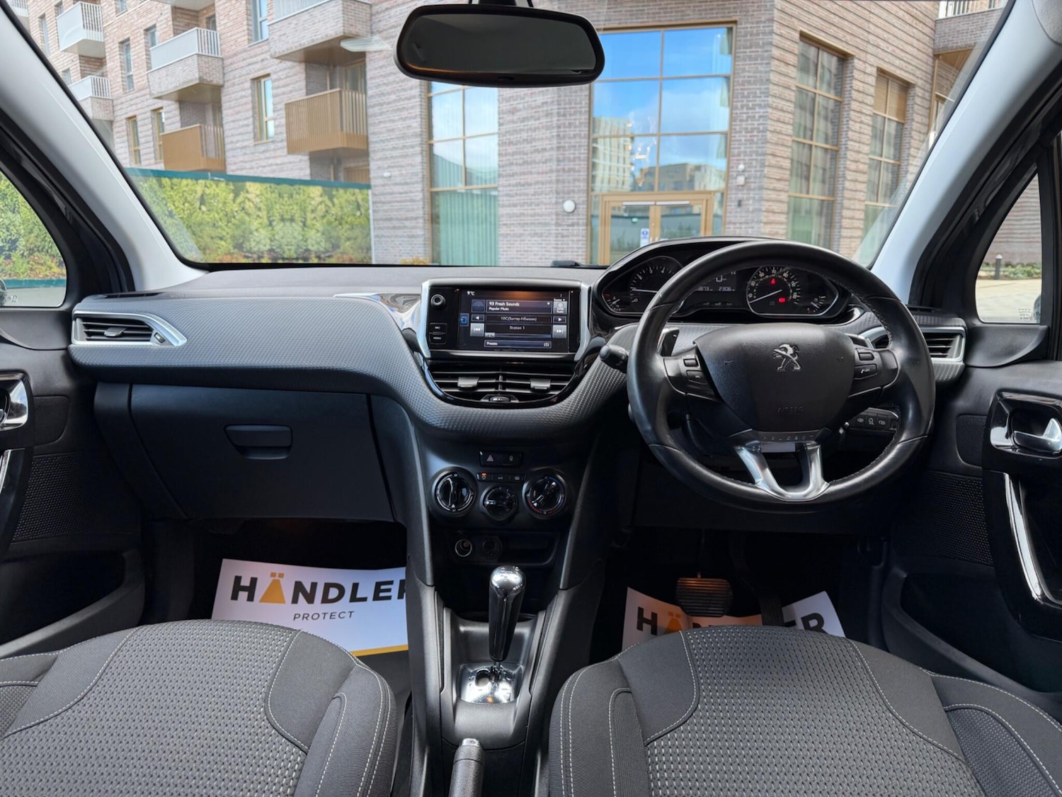 Used Peugeot 208 2016 for sale - 77396088: Photo 4