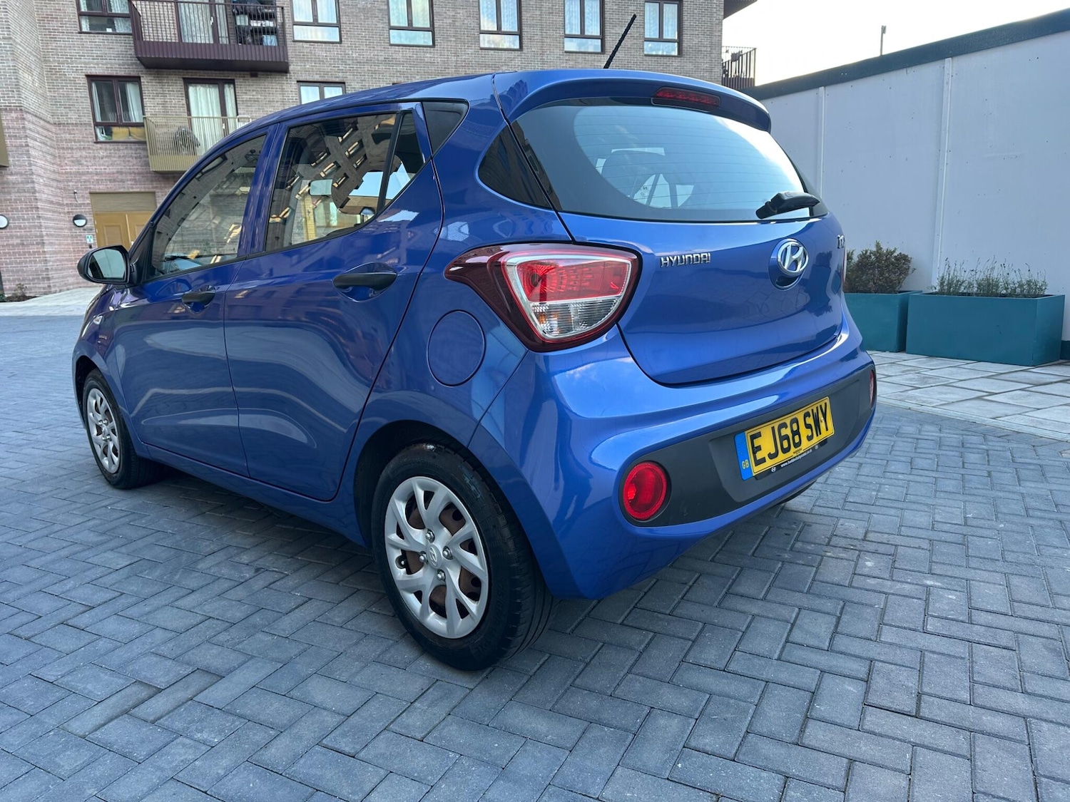 Used Hyundai i10 2018 for sale - 76671587: Photo 2