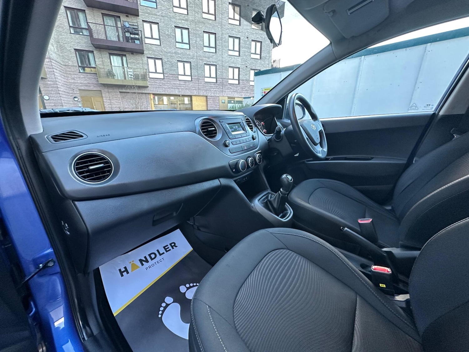 Used Hyundai i10 2018 for sale - 76671587: Photo 25