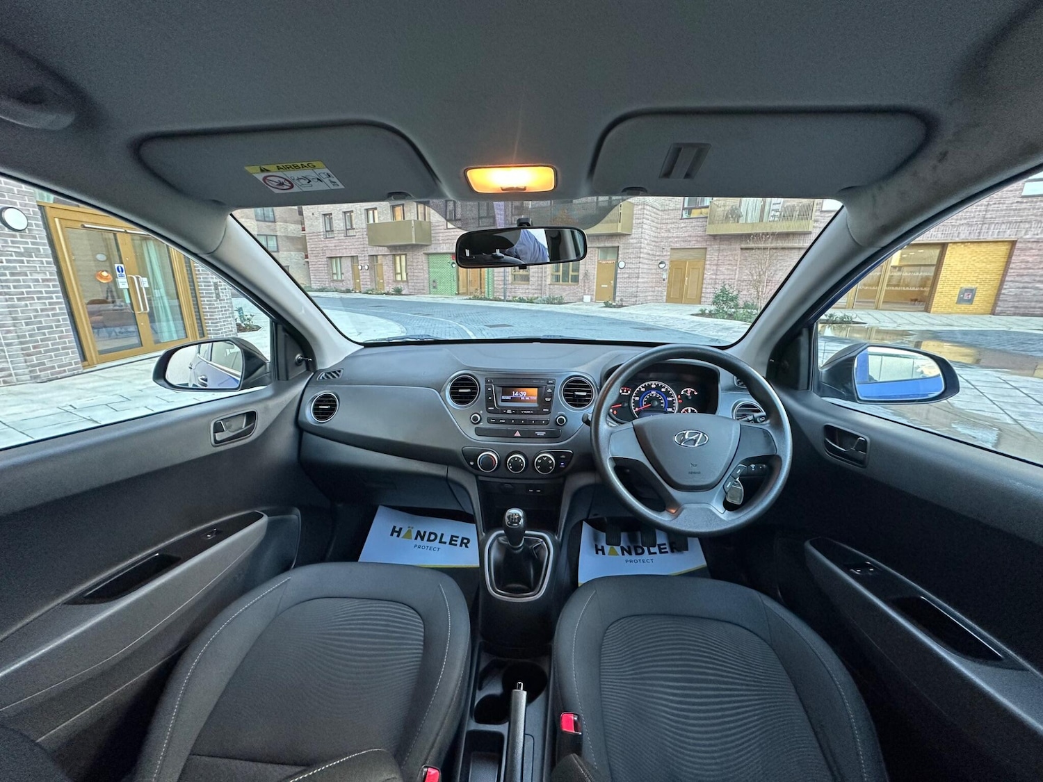 Used Hyundai i10 2018 for sale - 76671587: Photo 3