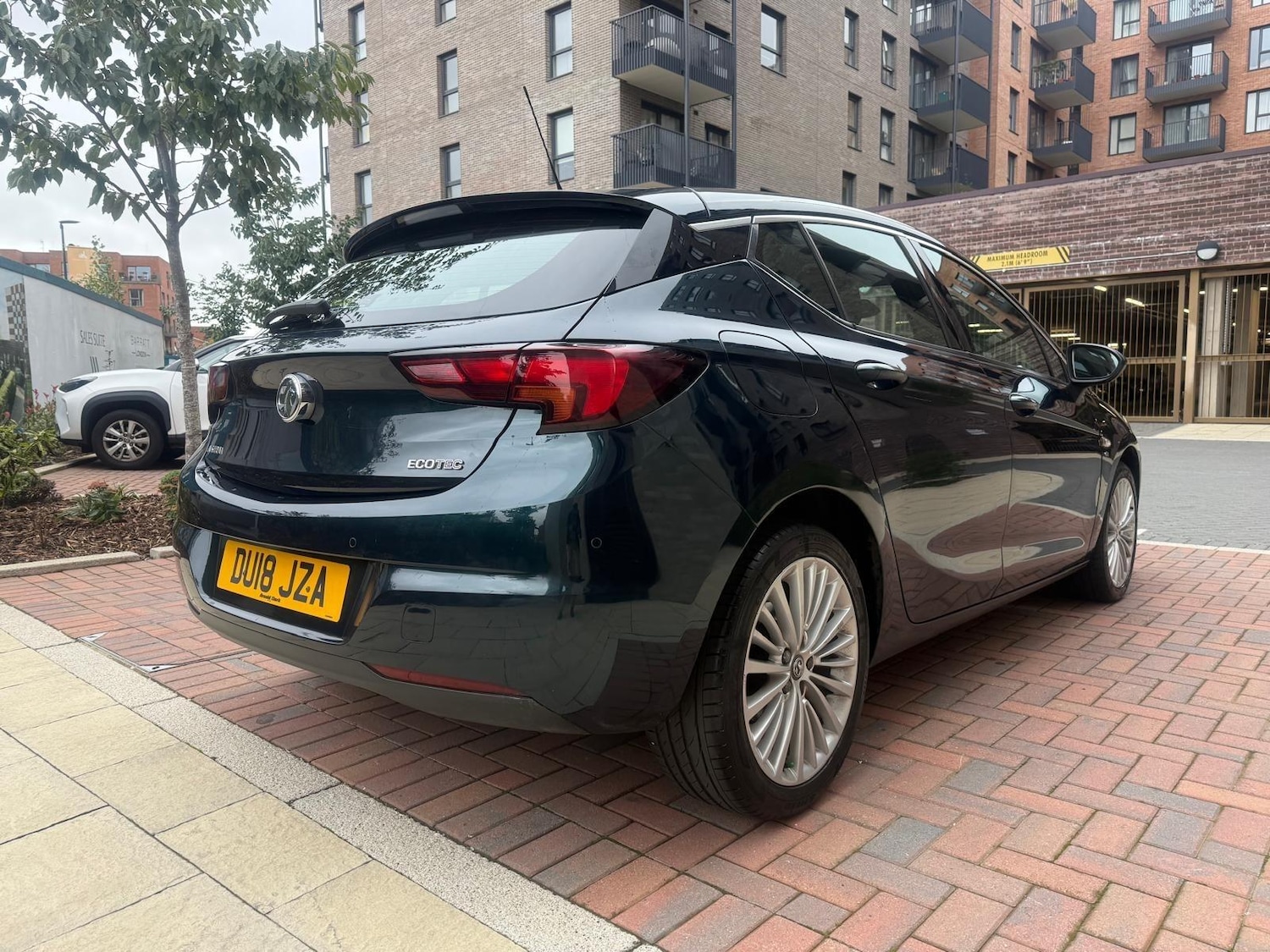 Used Vauxhall Astra 2018 for sale - 75990552: Photo 2