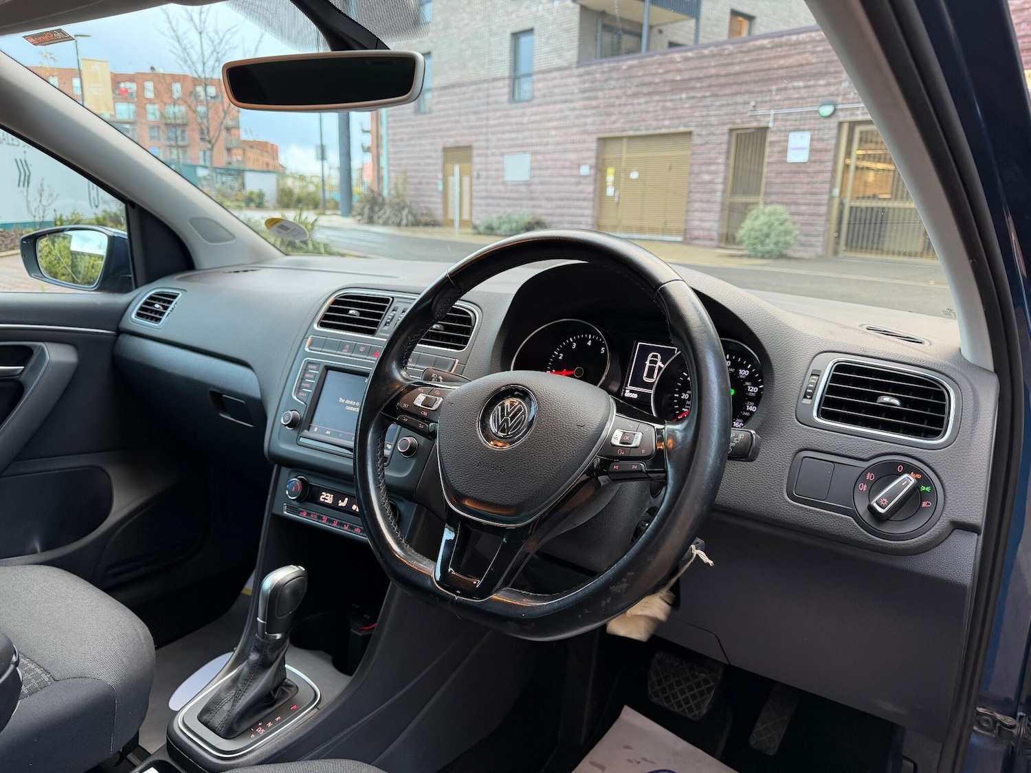 Used Volkswagen Polo 2015 for sale - 76855664: Photo 19