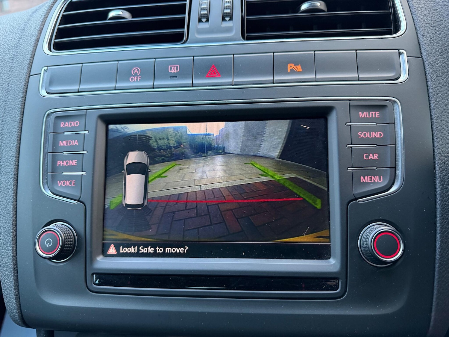 Used Volkswagen Polo 2015 for sale - 76855664: Photo 31