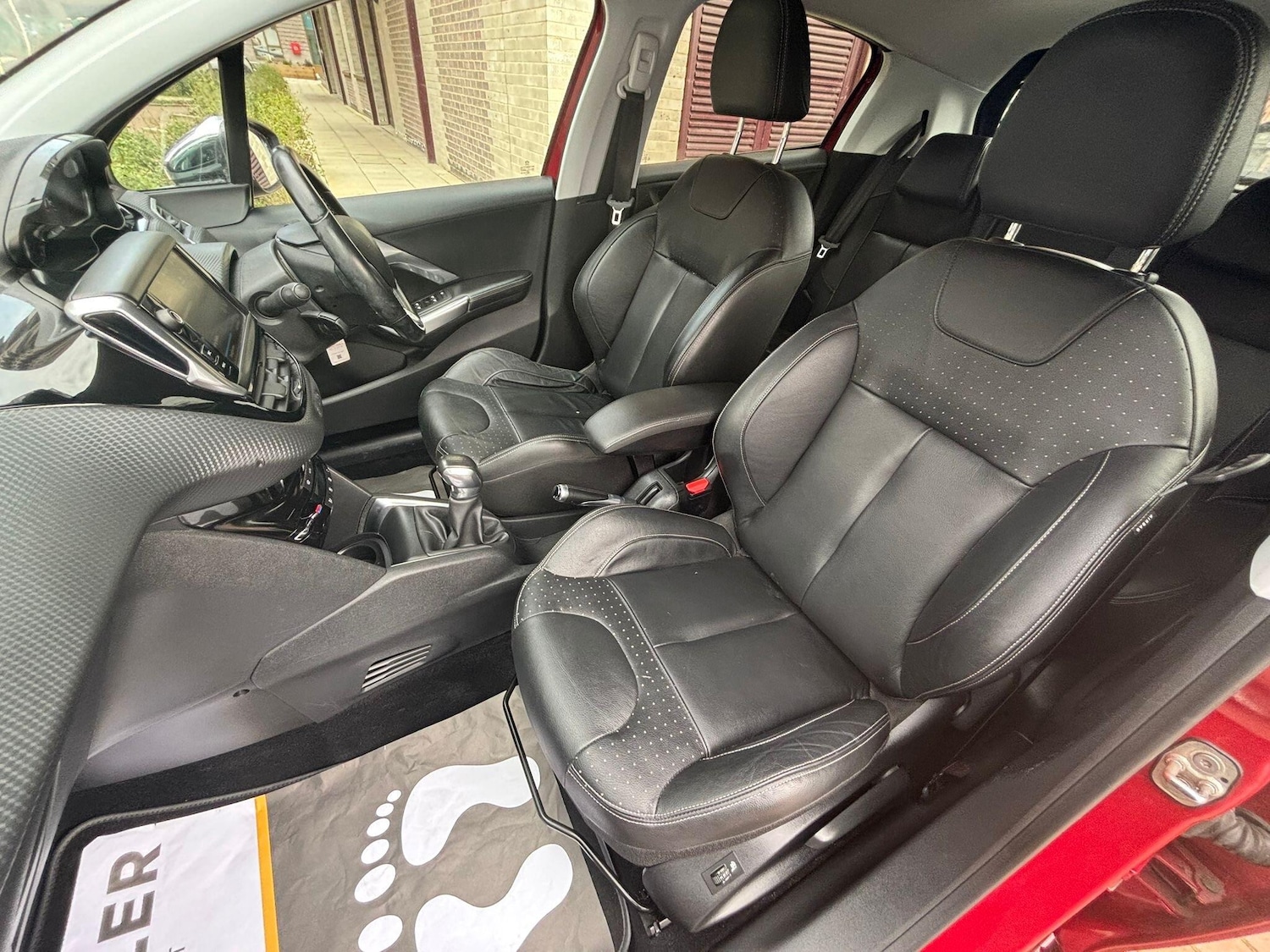 Used Peugeot 208 for sale - 77824109: Photo 27