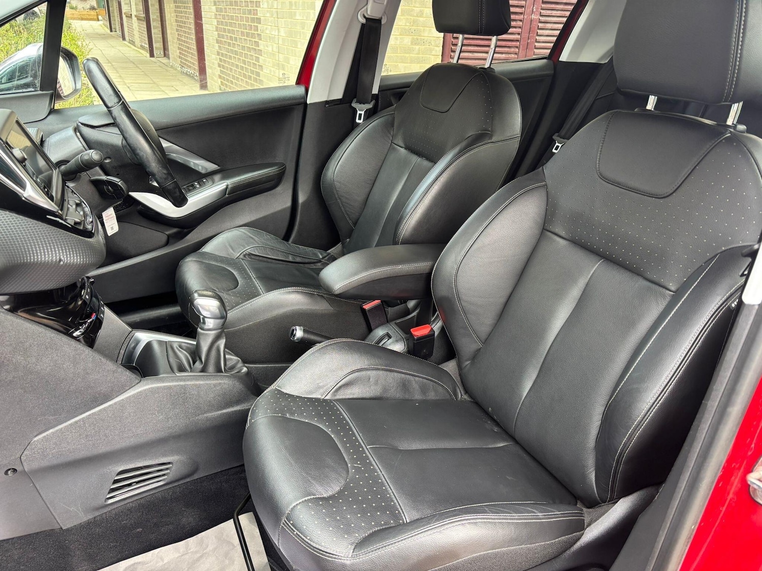 Used Peugeot 208 for sale - 77824109: Photo 28