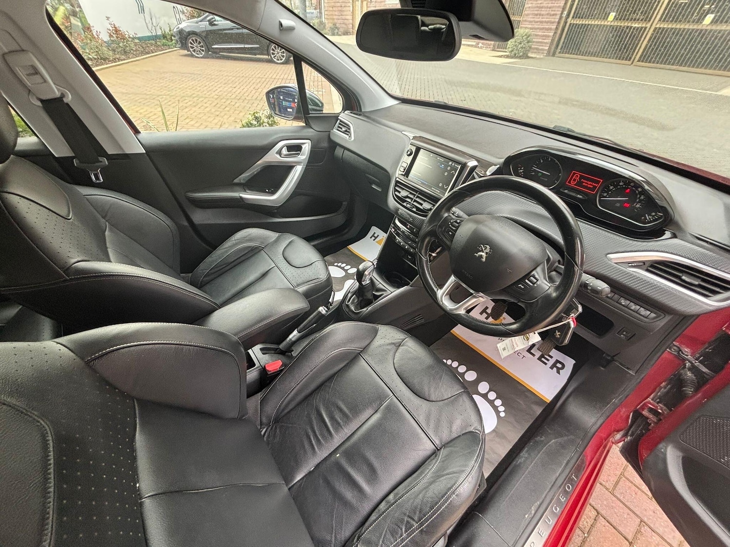 Used Peugeot 208 for sale - 77824109: Photo 38