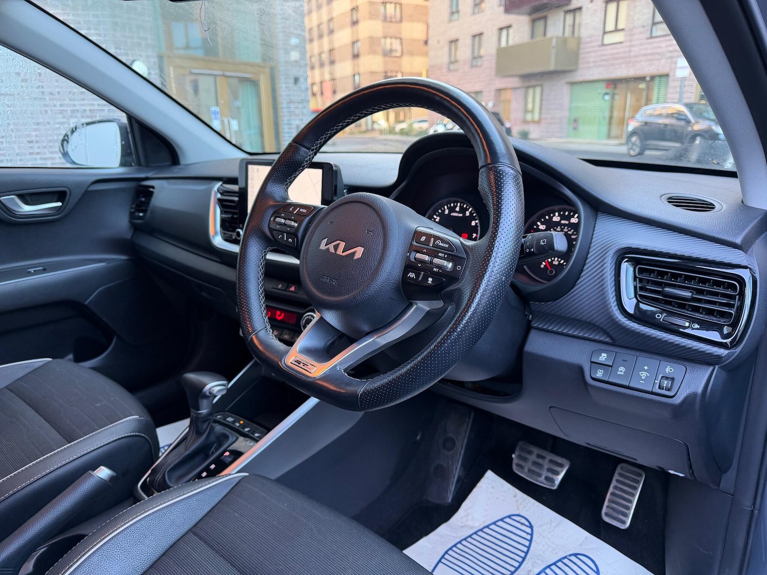 Used Kia Stonic 2023 for sale - 76780867: Photo 16