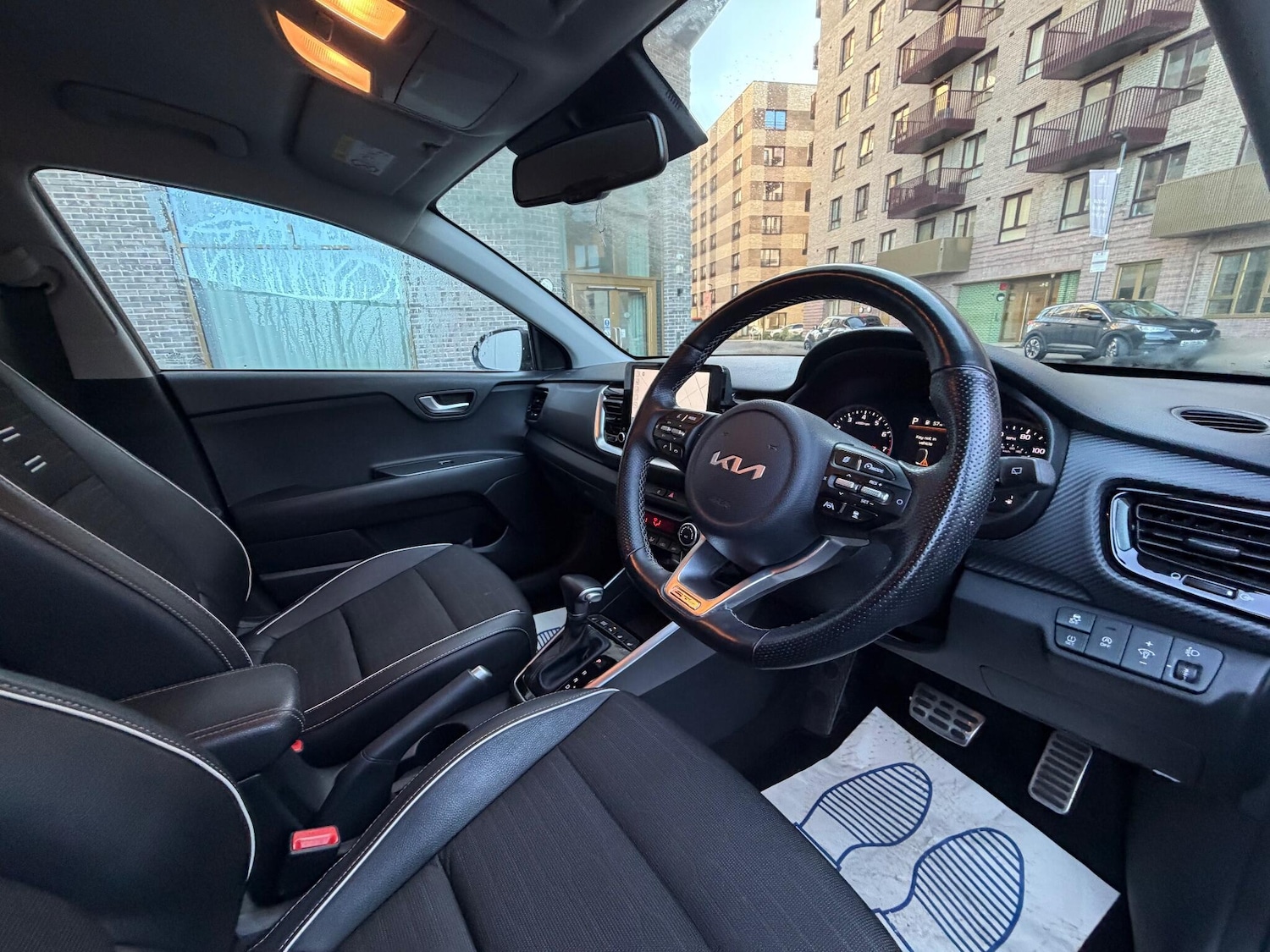 Used Kia Stonic 2023 for sale - 76780867: Photo 17