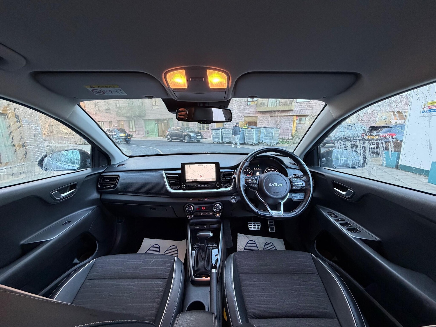 Used Kia Stonic 2023 for sale - 76780867: Photo 18