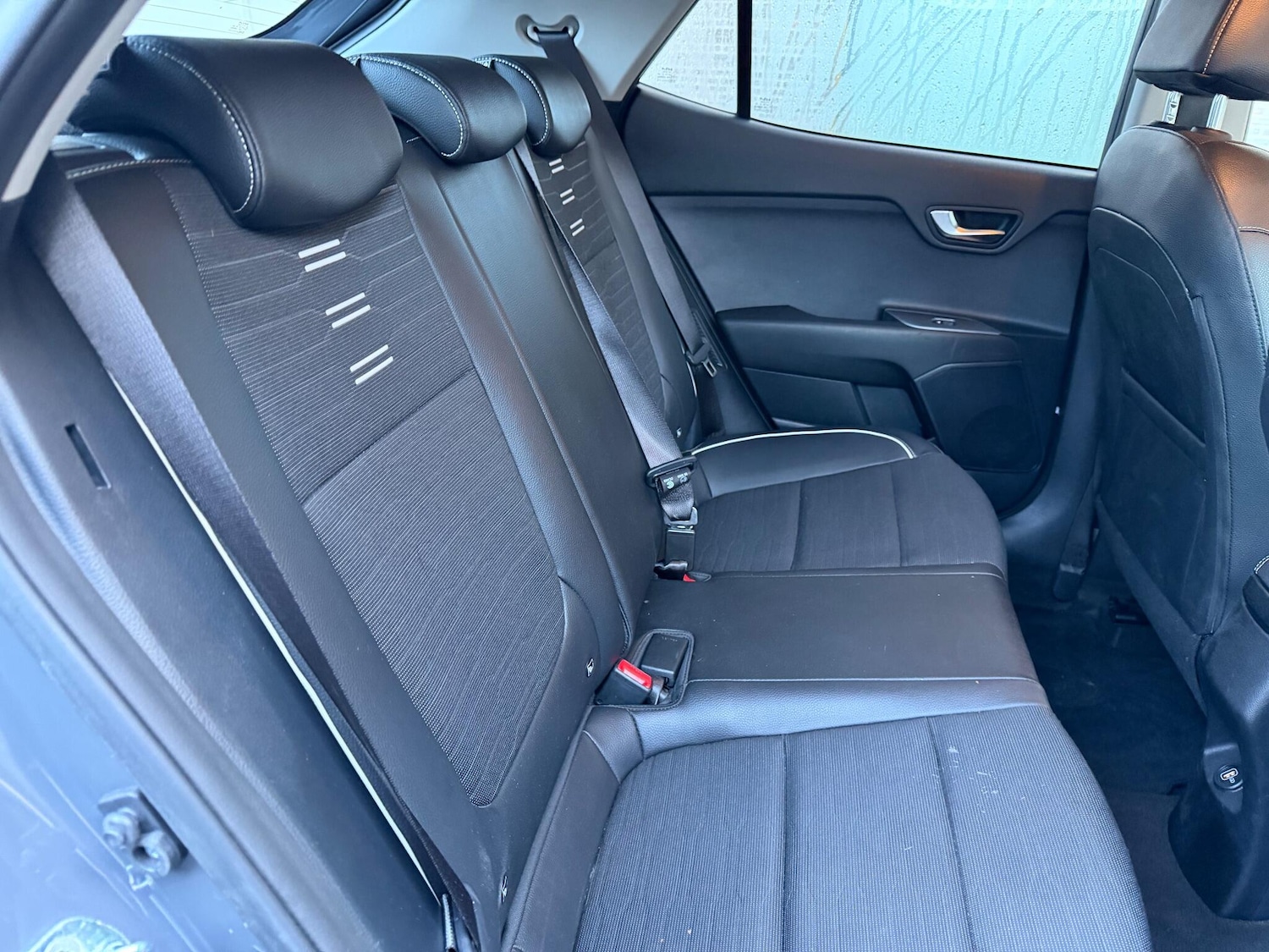 Used Kia Stonic 2023 for sale - 76780867: Photo 21